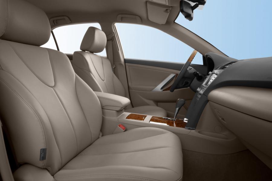  Toyota Camry 2010 года  (фото 37 из 52)